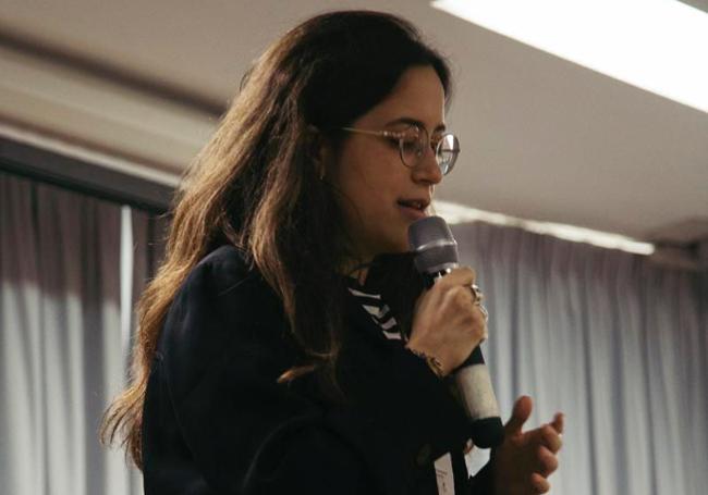 Alba Esquinas, durante la presentación de 'BAI, BAI' en el laboratorio cinematográfico de Coofilm.