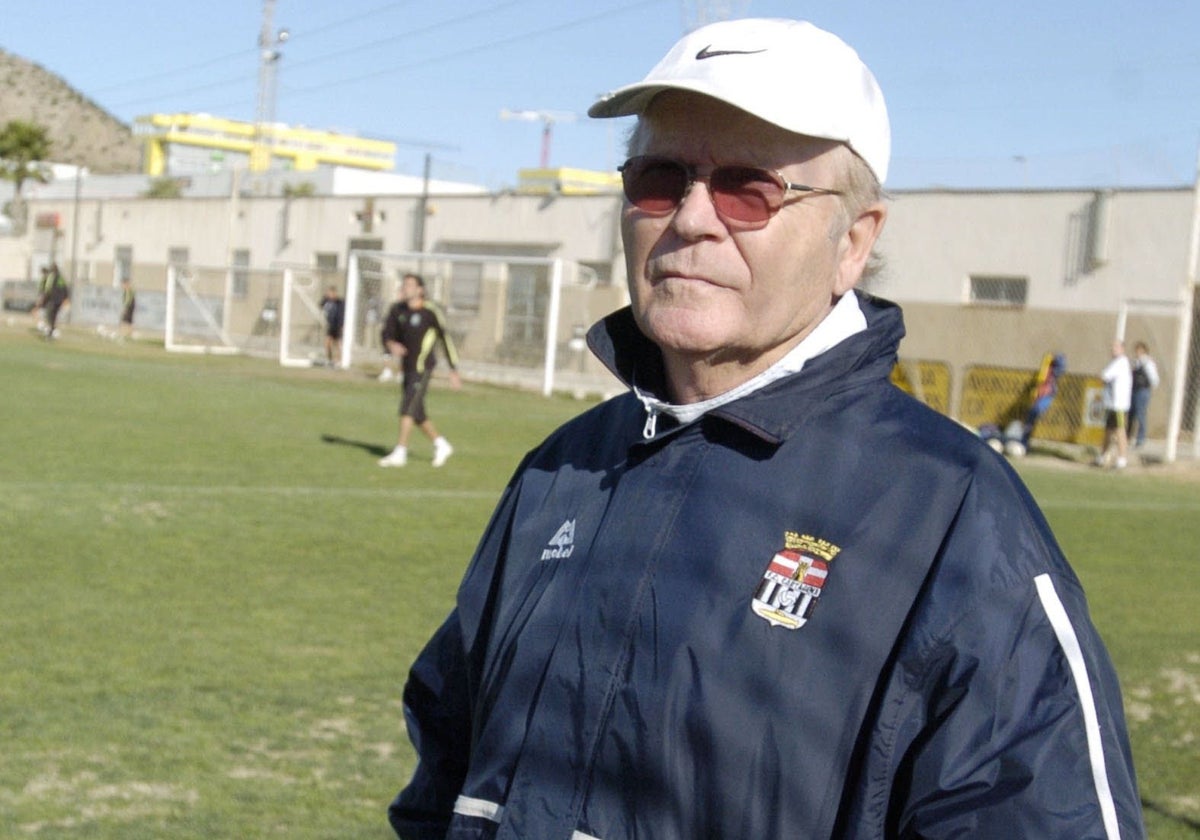 Genaro Zapata, en 2010, en la ciudad deportiva Gómez Meseguer.