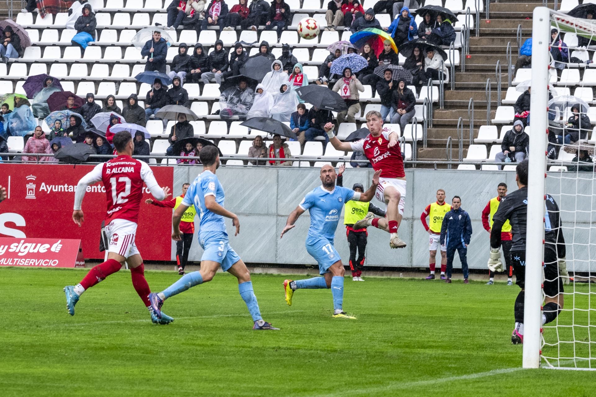 La derrota del Real Murcia frente al Ibiza, en imágenes