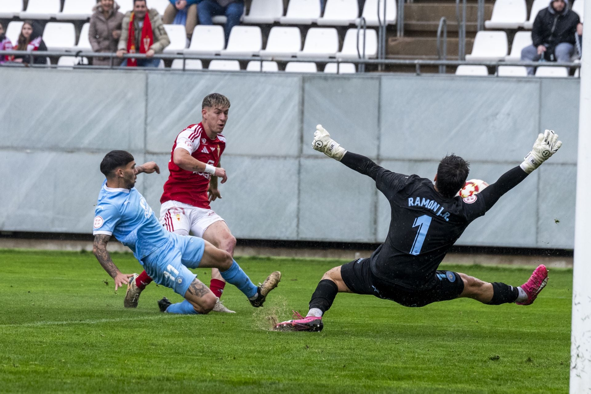 La derrota del Real Murcia frente al Ibiza, en imágenes