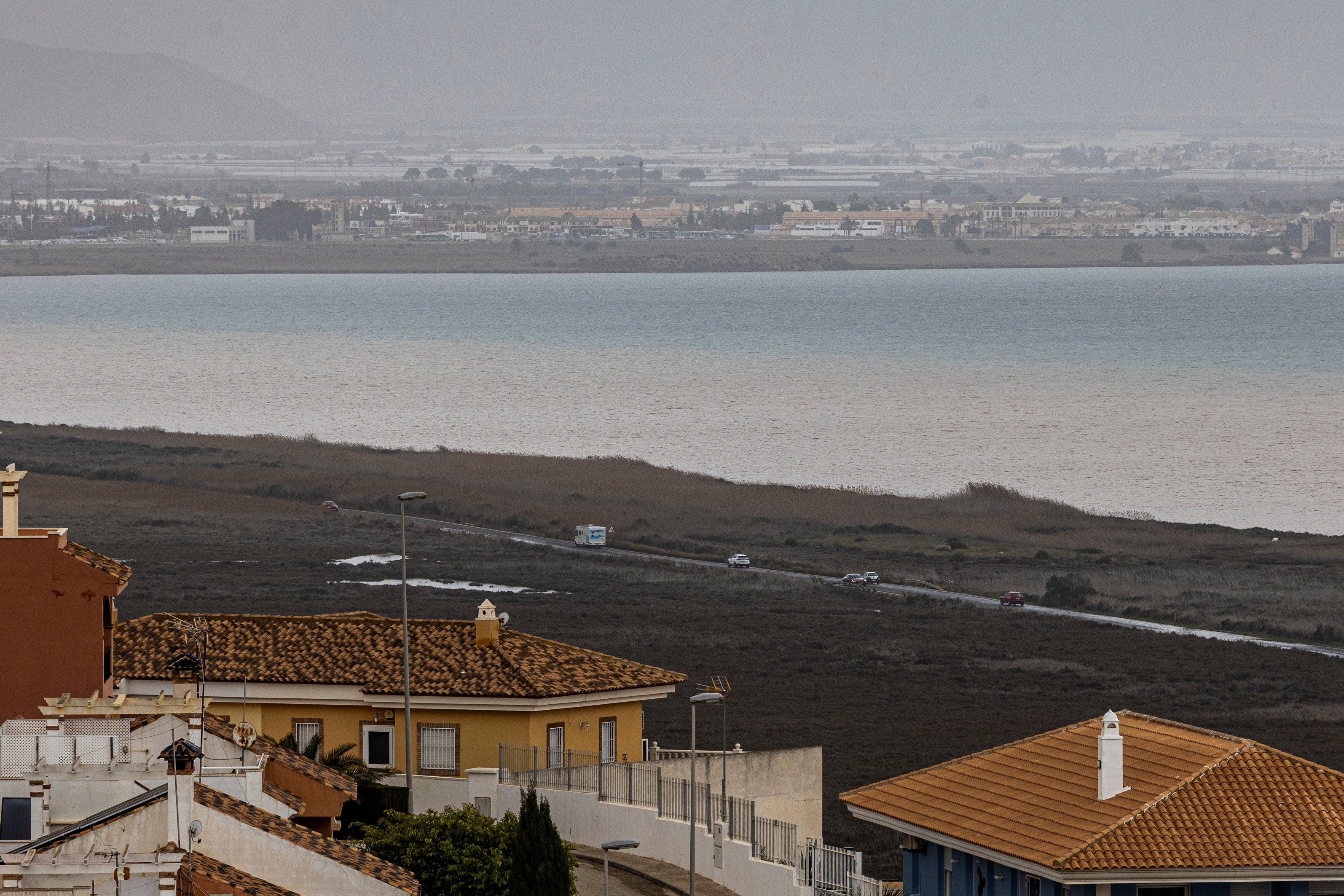 La entrada de agua al Mar Menor a través de la rambla del Albujón, en imágenes