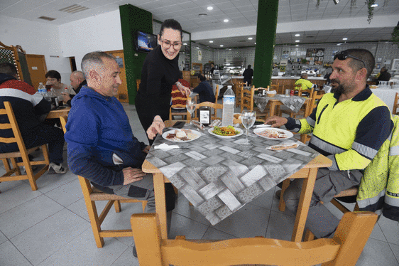El menú del día resiste en los polígonos de la Región de Murcia: «La gente viene aquí a ganarse el sueldo, no a dejárselo»