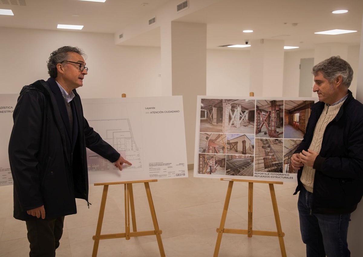 Imagen secundaria 1 - El alcalde, Pepe Vegara, el concejal de Urbanismo, Matías Ruiz, y el director del proyecto, Antonio Galiano, visitan las obras