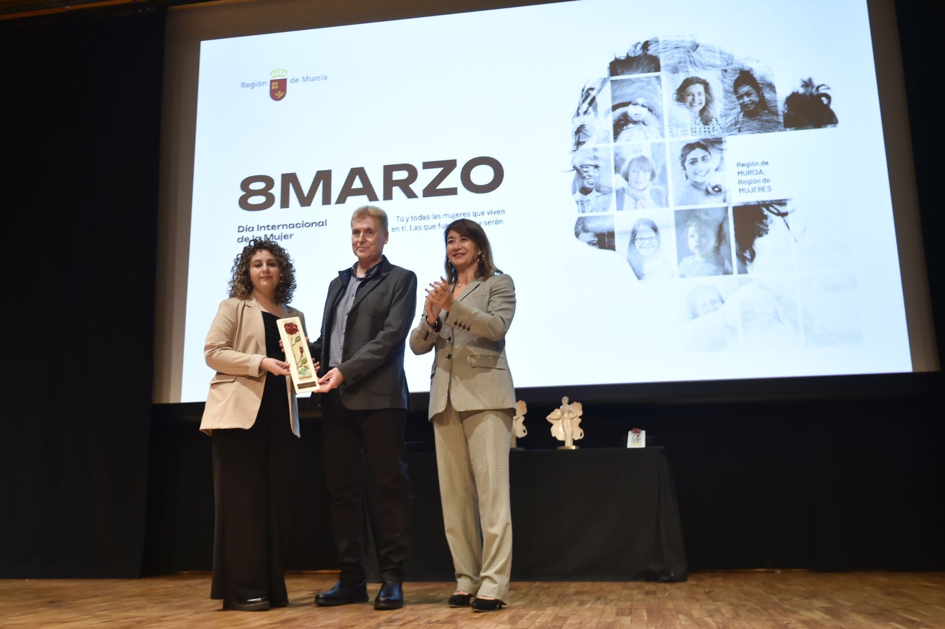 En imágenes, la entrega de los Premios 8 de Marzo de la Comunidad