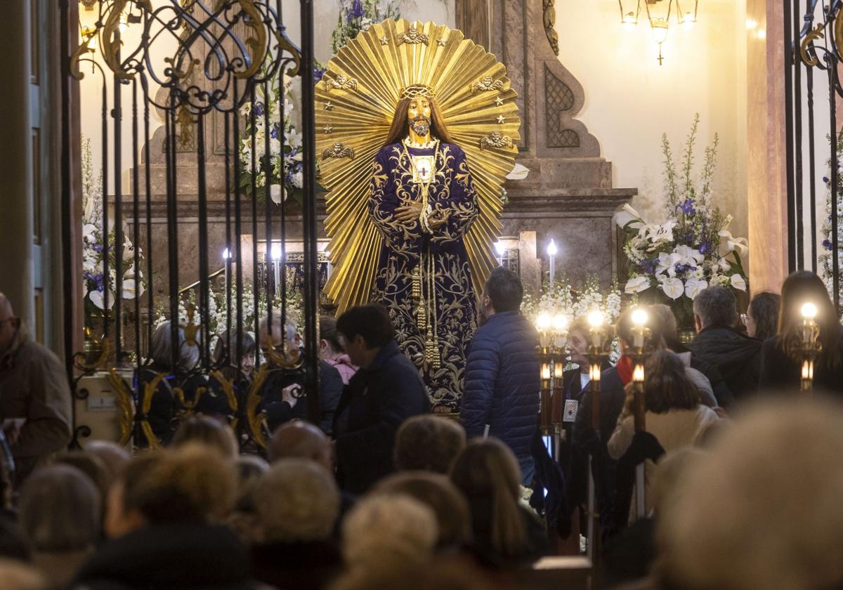 En imágenes, el besapié al Cristo de Medinaceli en Cartagena