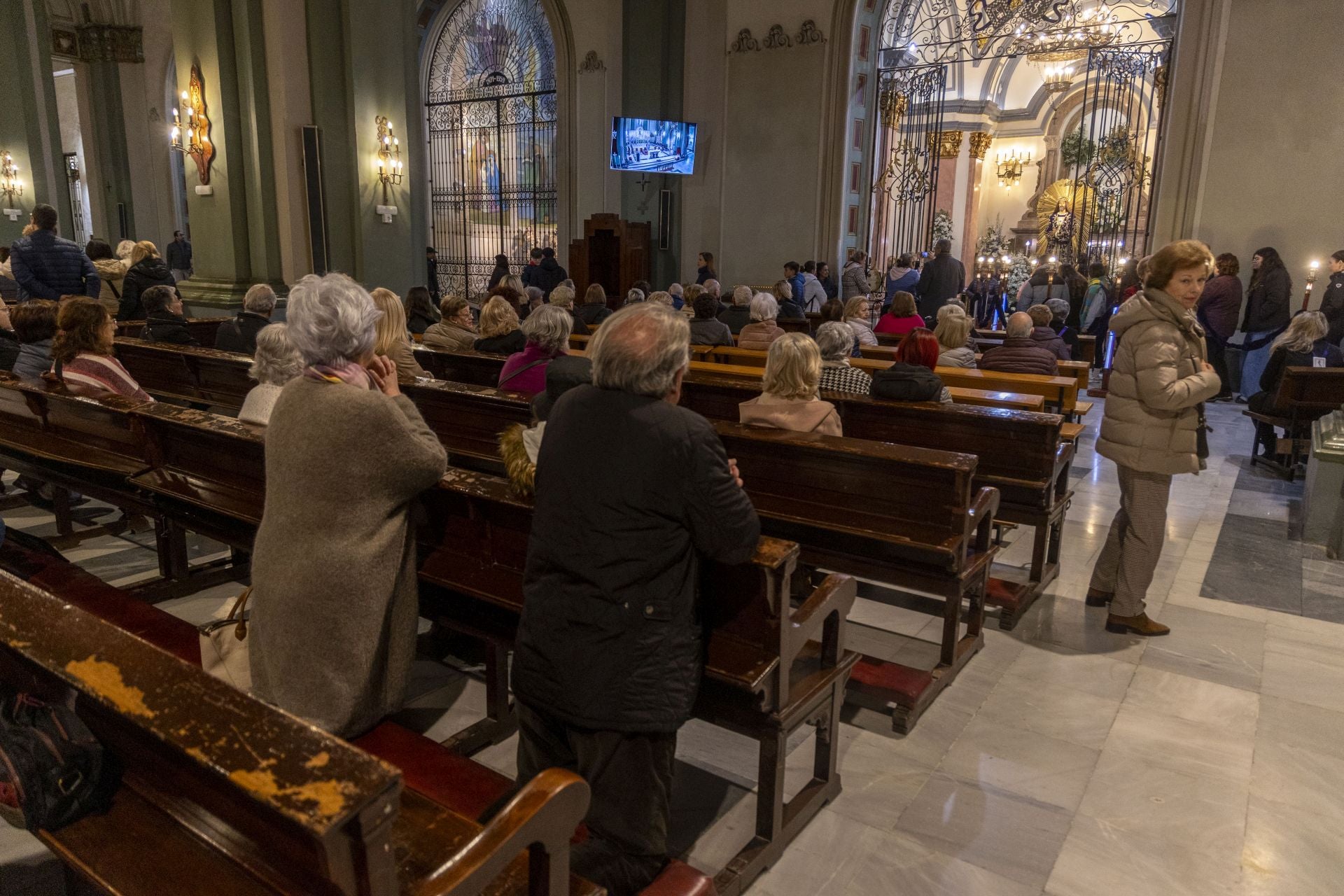 En imágenes, el besapié al Cristo de Medinaceli en Cartagena