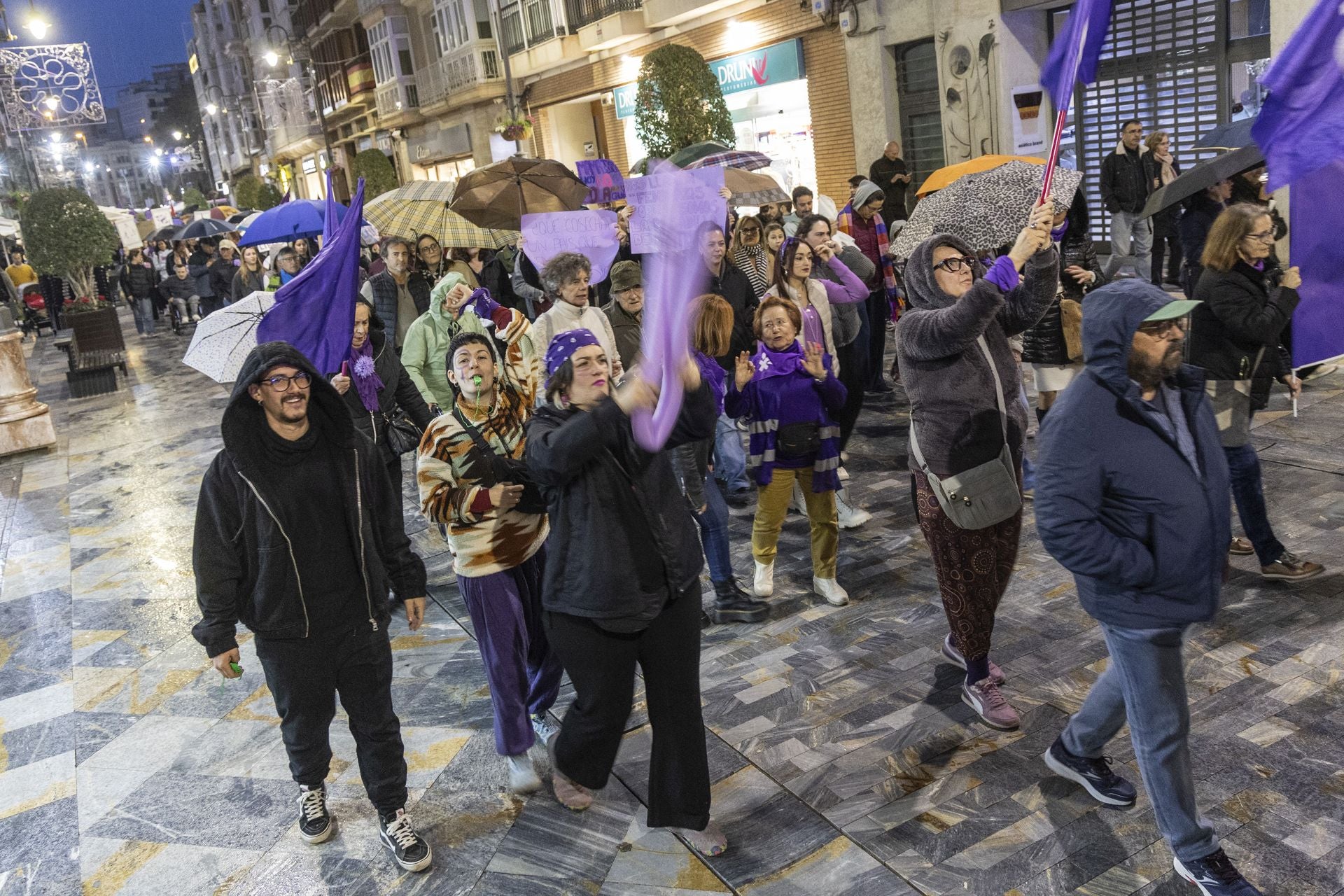 Manifestación por el 8M en Cartagena, en imágenes