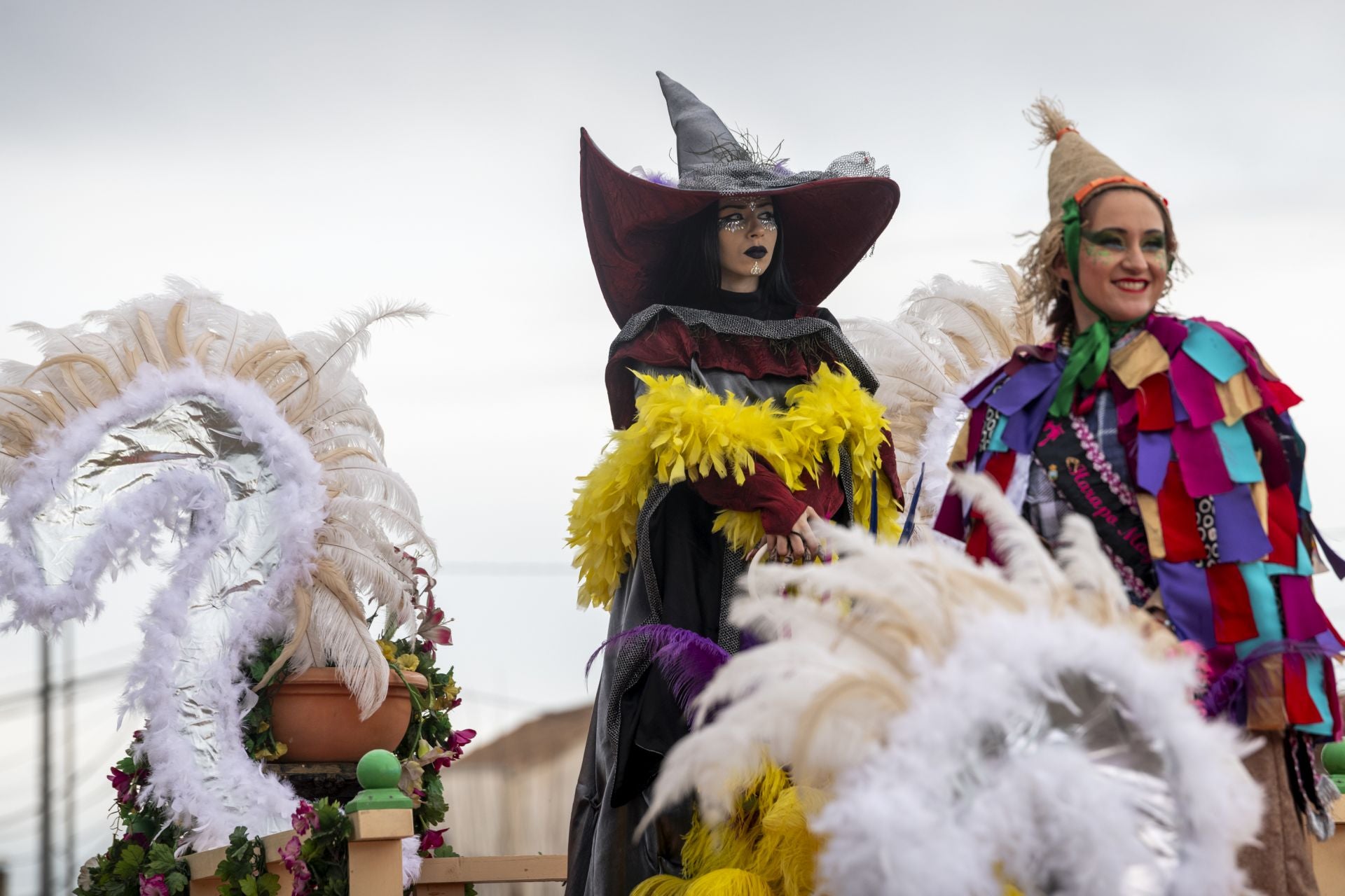 La Piñata pone el punto final al Carnaval en Llano de Brujas