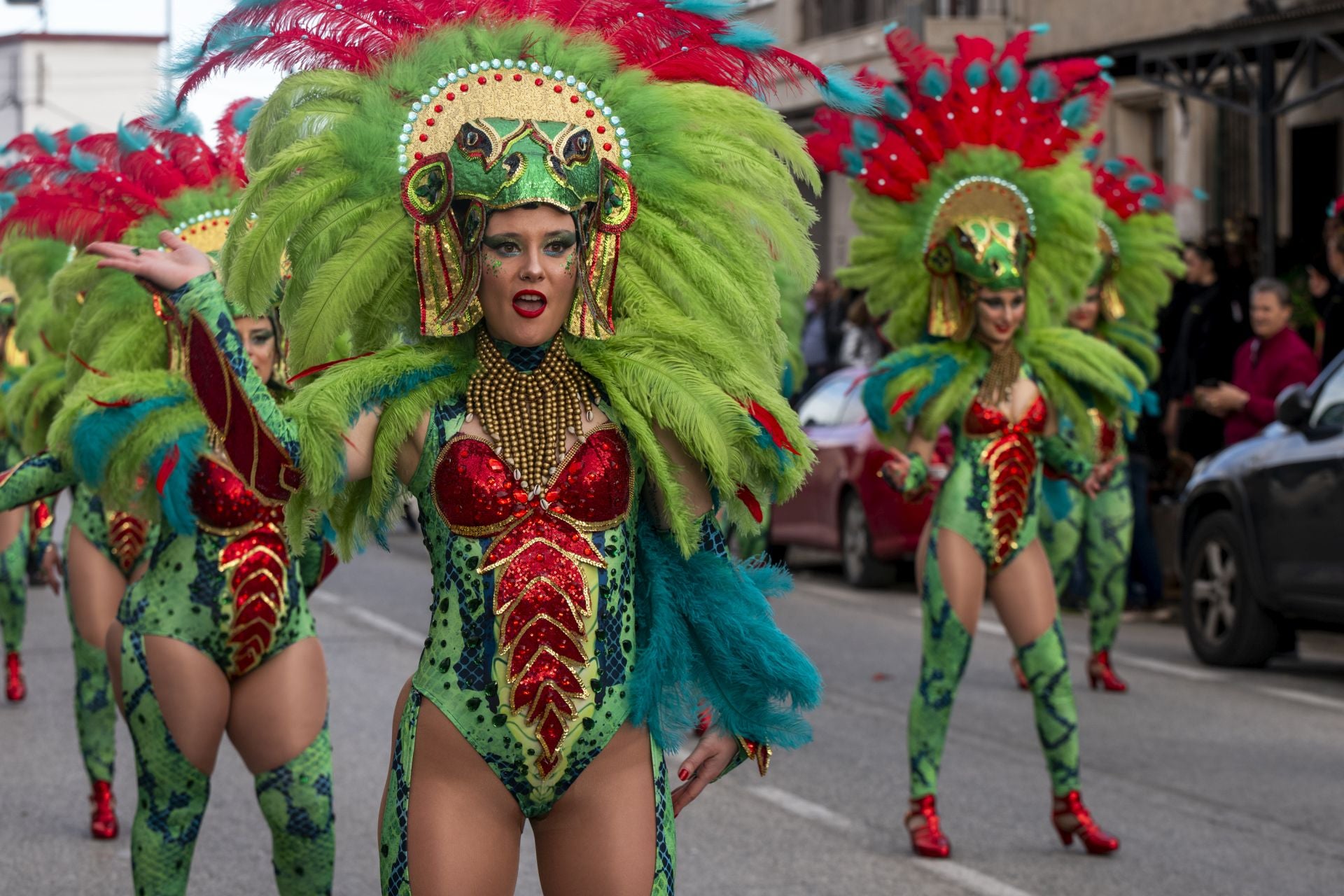 La Piñata pone el punto final al Carnaval en Llano de Brujas