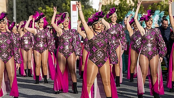 La Piñata pone el punto final al Carnaval en Llano de Brujas