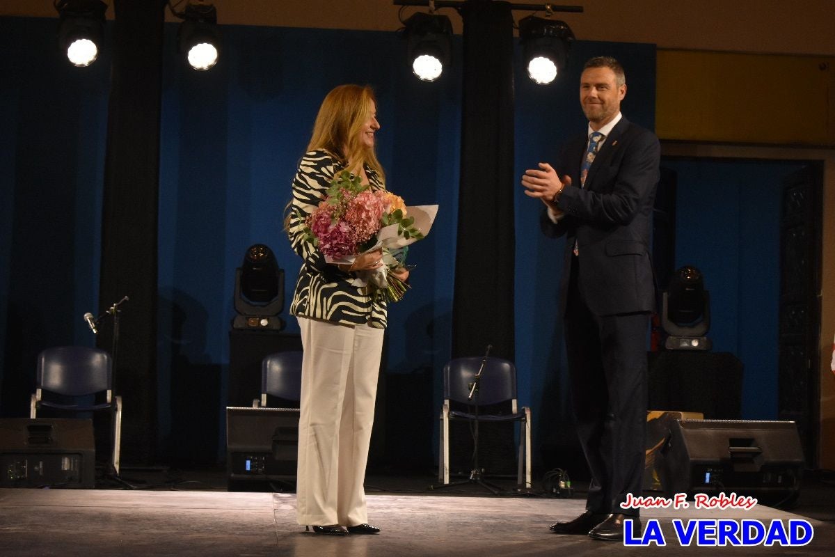 Caravaca entrega los premios y galardones del Día de la Mujer