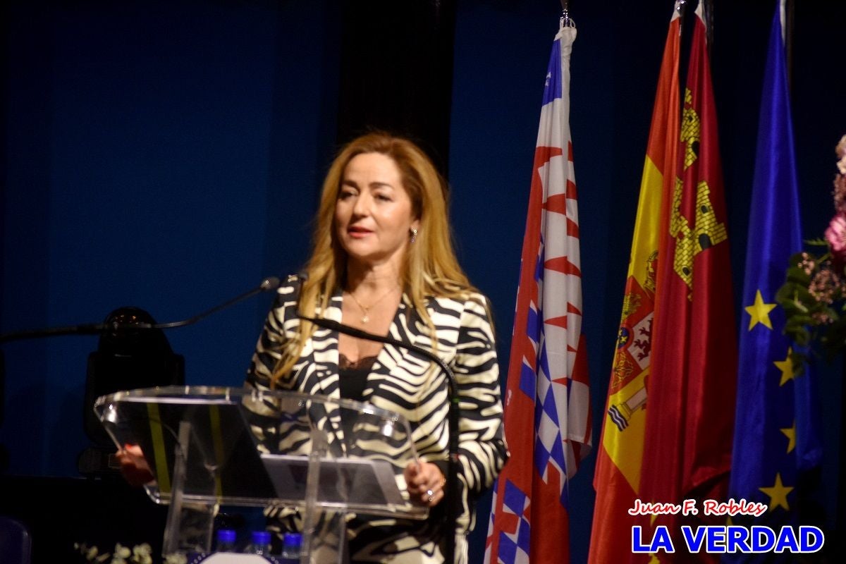 Caravaca entrega los premios y galardones del Día de la Mujer