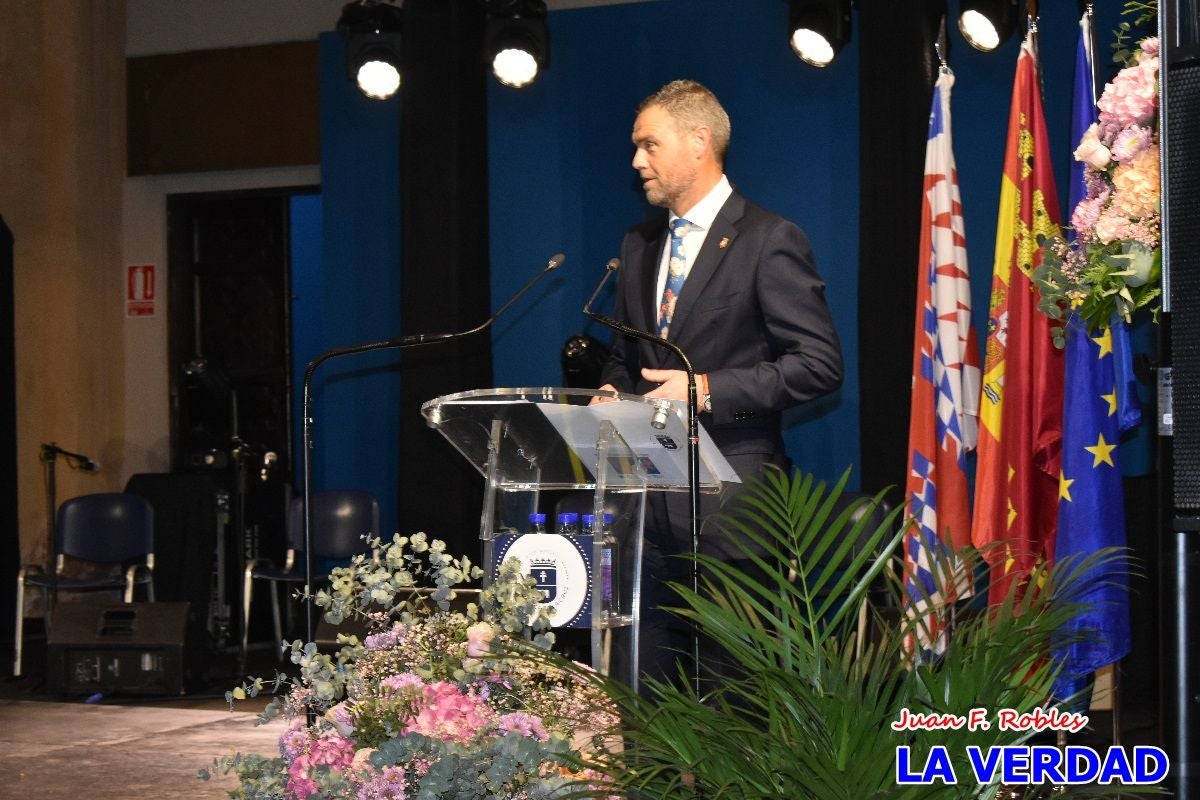 Caravaca entrega los premios y galardones del Día de la Mujer