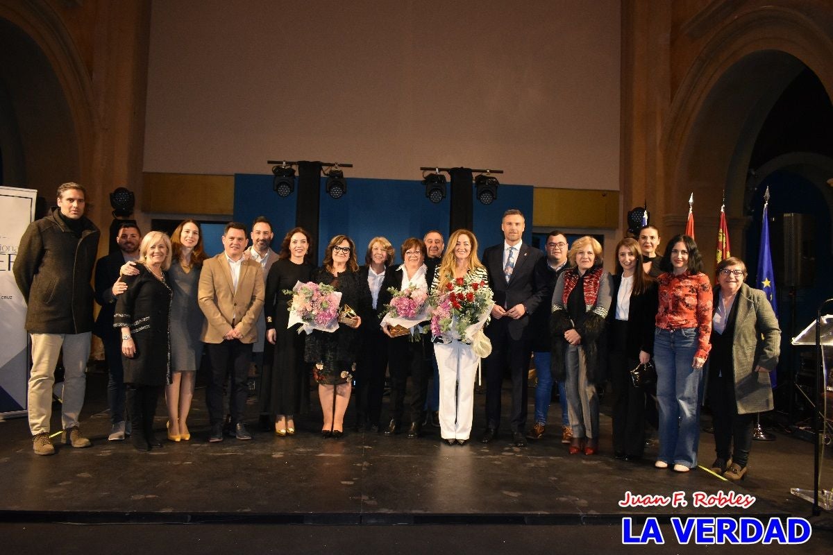 Caravaca entrega los premios y galardones del Día de la Mujer