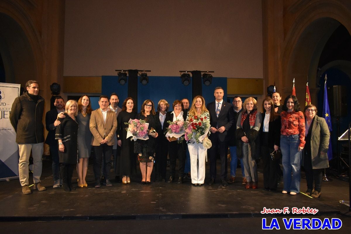 Caravaca entrega los premios y galardones del Día de la Mujer