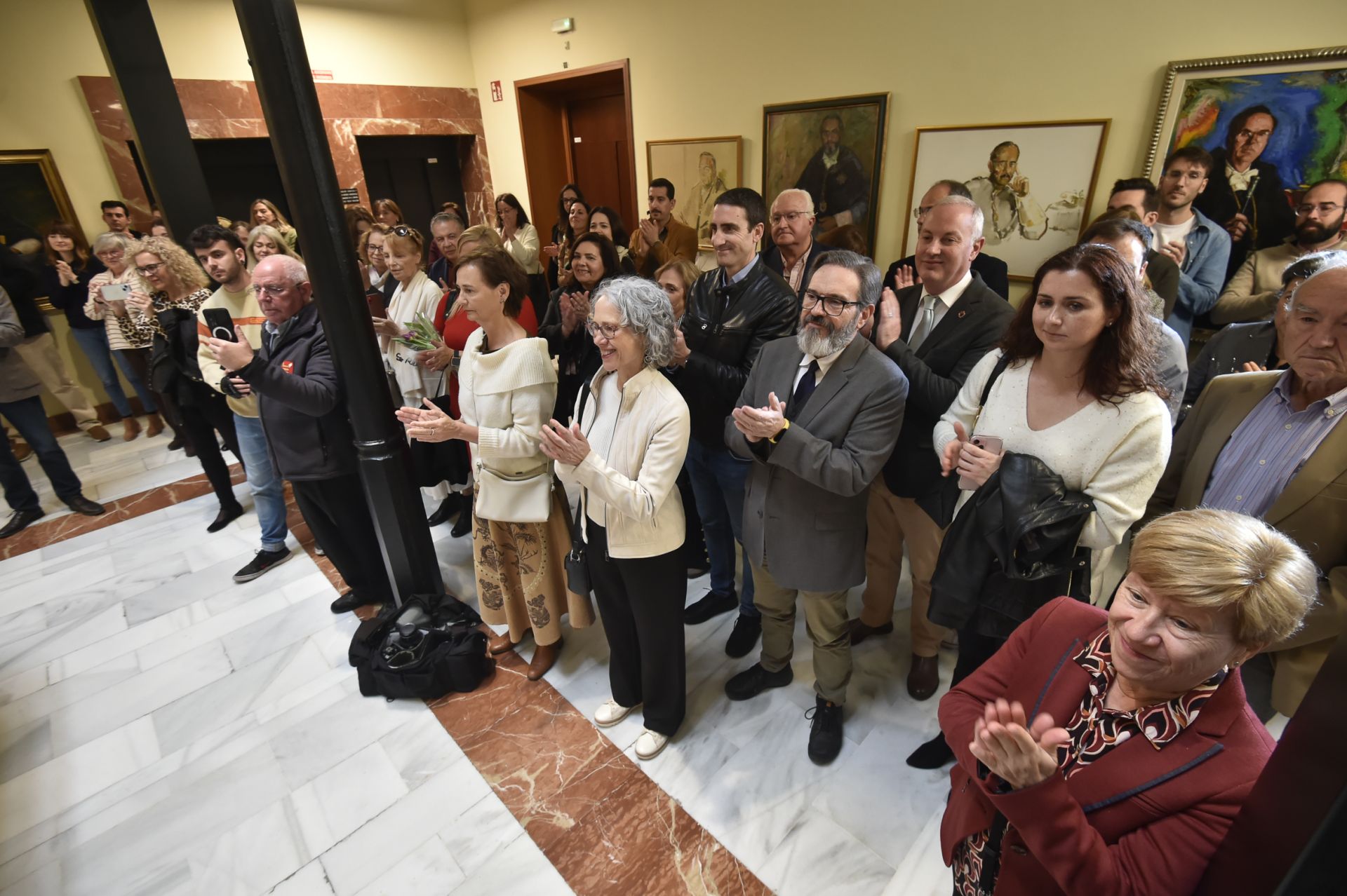 El acto de entrega de los premios al liderazgo femenino en investigación de la UMU, en imágenes