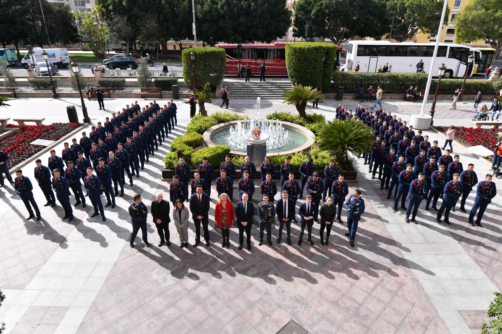 Visita de los alumnos de la AGA al Ayuntamiento de Murcia, en imágenes