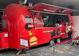 Imagen del 'food truck' Goxo de Dabiz Muñoz en Murcia, en una imagen de archivo.