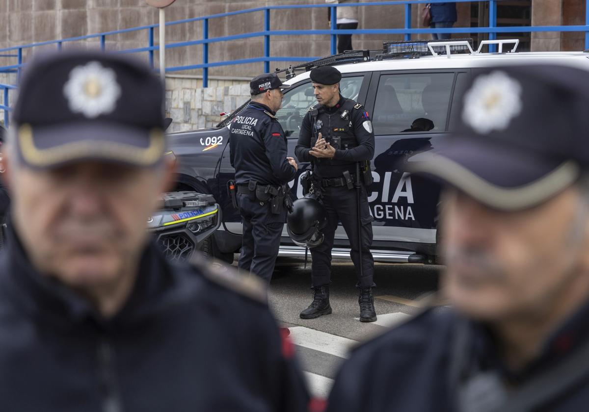 Agentes de Policía Local de Cartagena en una imagen de archivo.