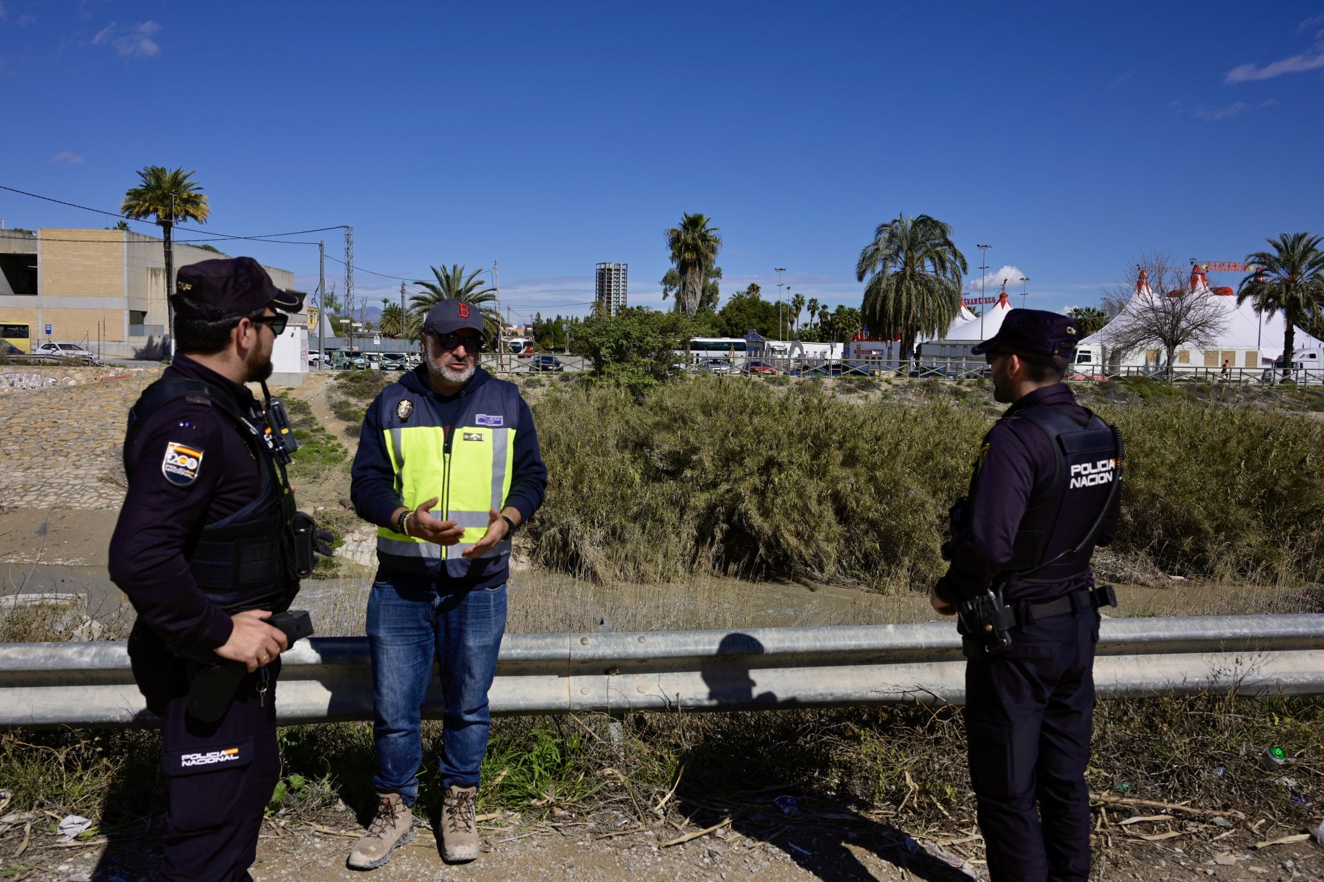 Imágenes del cuarto día de búsqueda de un hombre en el río Segura