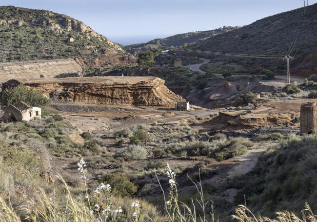 Panorámica de los restos de minería en la zona de El Gorguel.