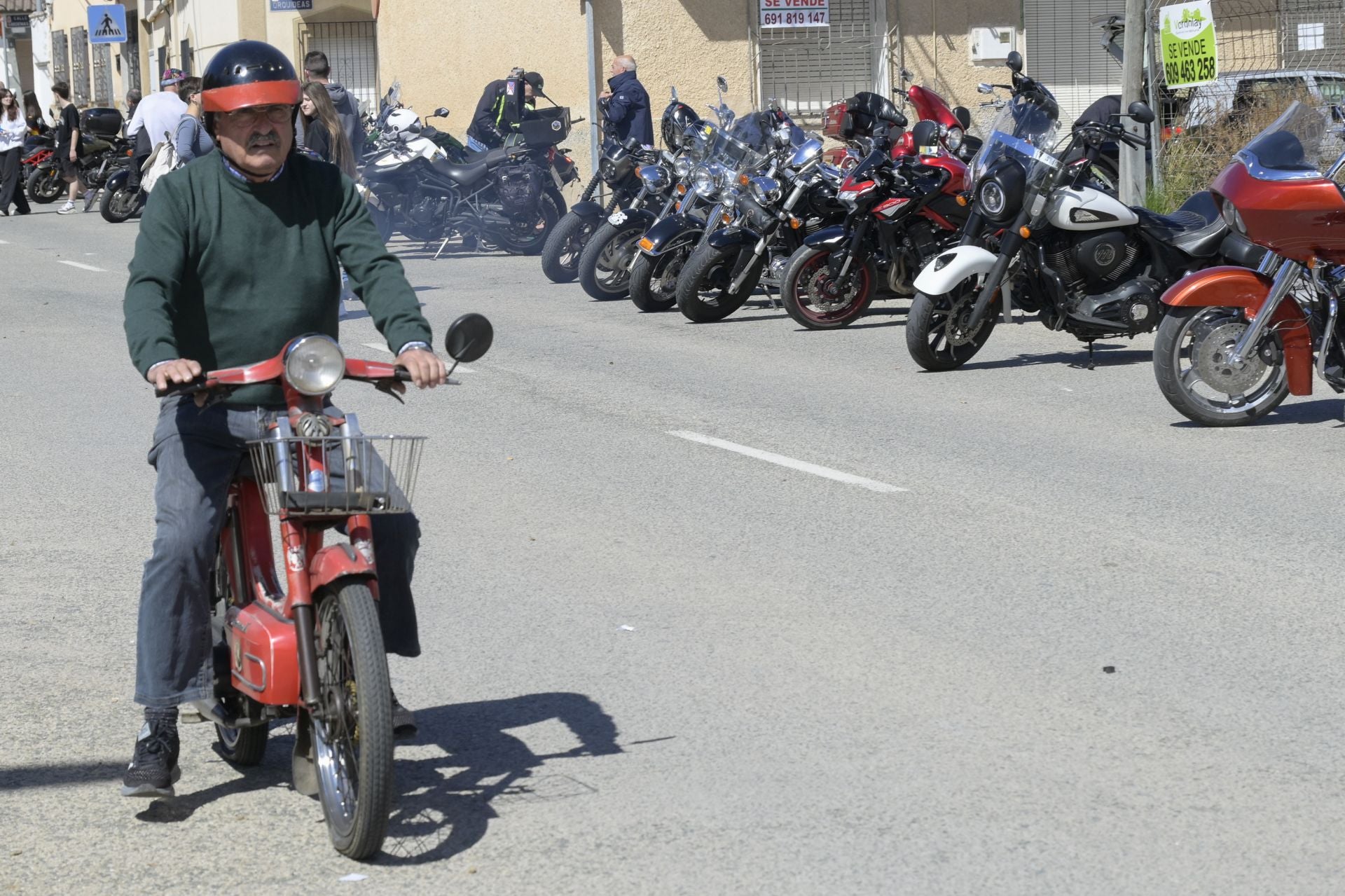 Solidaridad motera para Carmen en Cobatillas