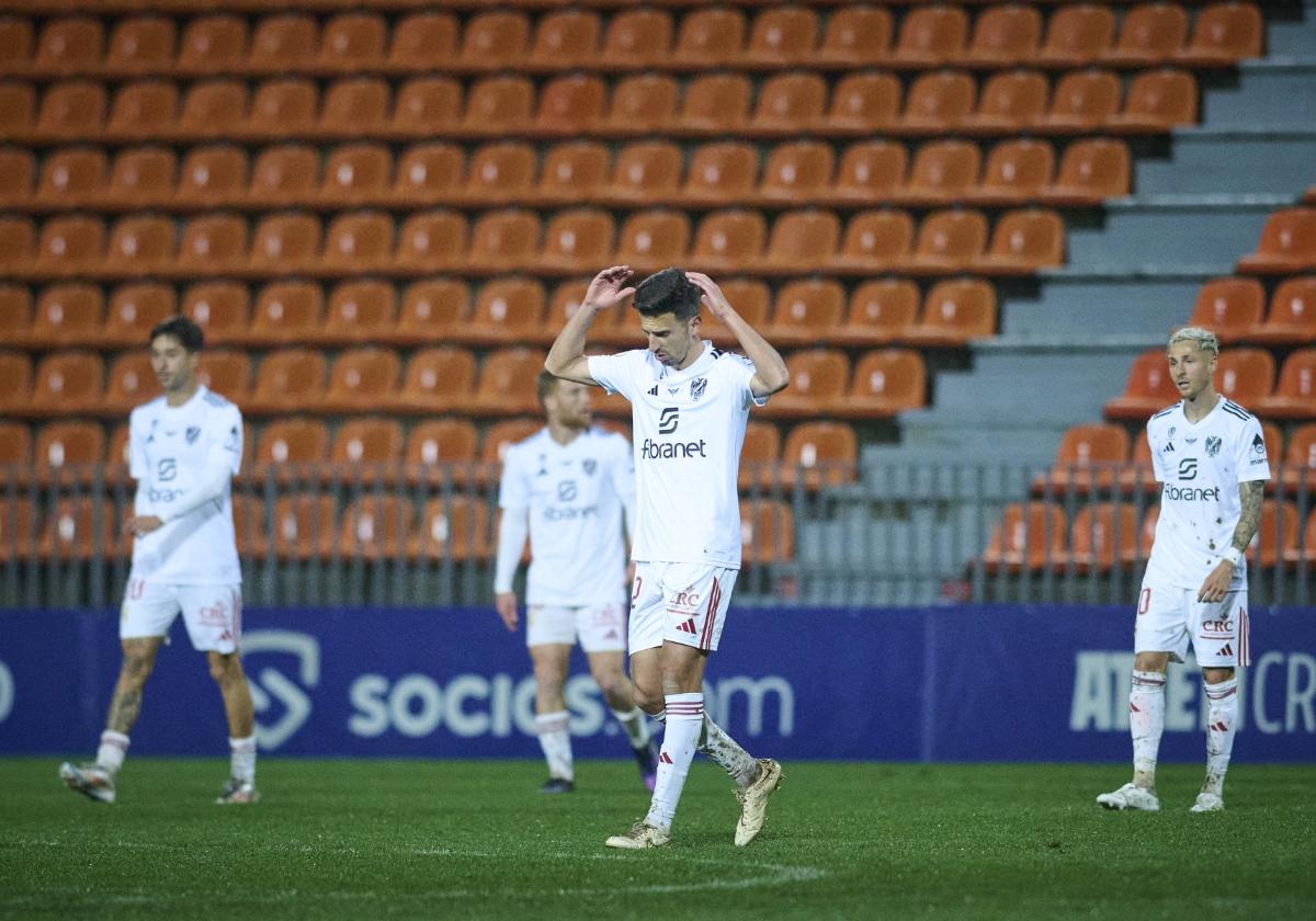 Juan Carlos Real, jugador del Real Murcia, ante el Atlético B.