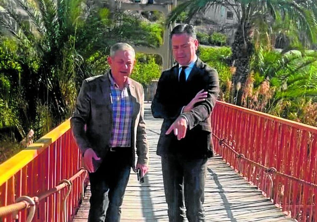 Ojós renovará su pasarela peatonal sobre el cauce del río