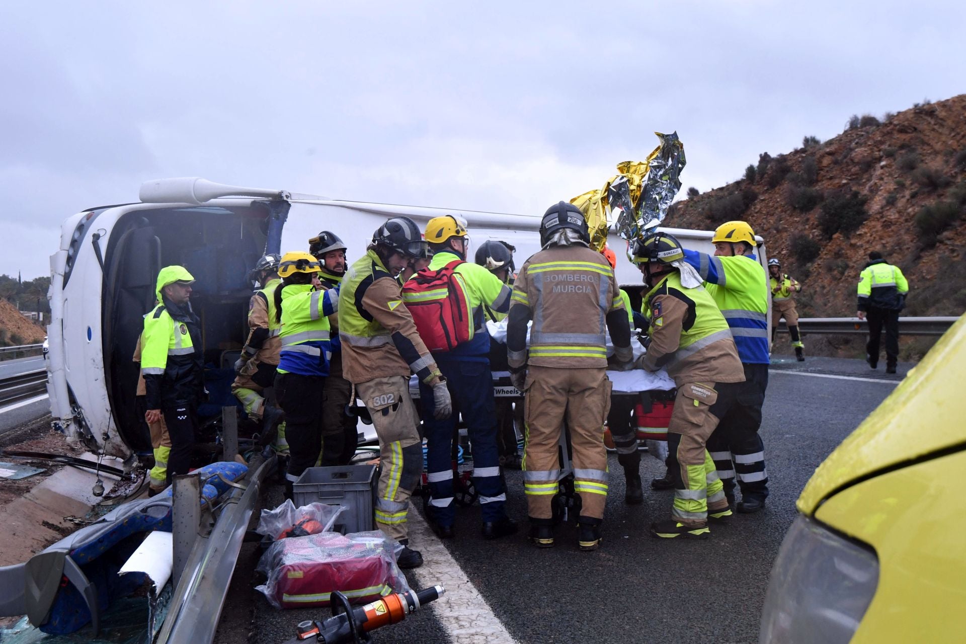 Las imágenes del accidente de autobús en la autovía A-7 en Murcia