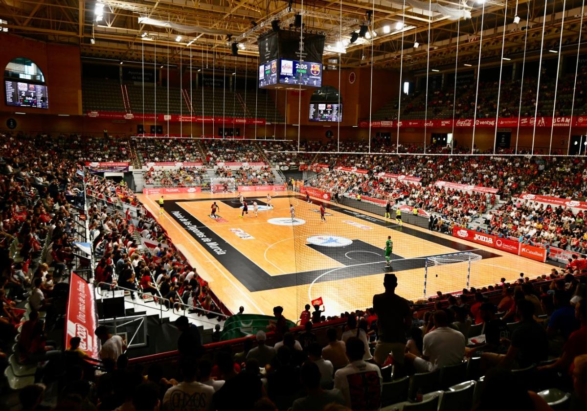 El Palacio de los Deportes de la capital, durante un partido de ElPozo Murcia ante el Barça la temporada pasada.