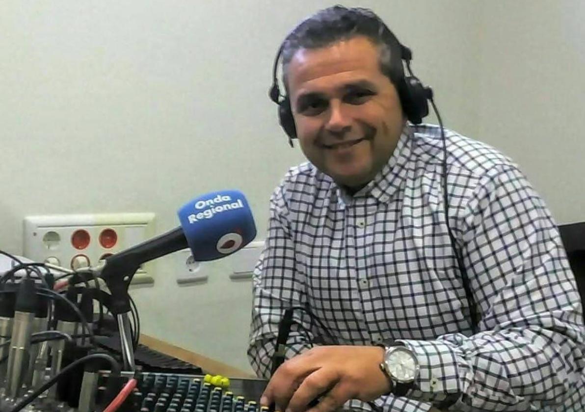 Juan Pedro Hurtado ante el micrófono, en la Asamblea Regional.