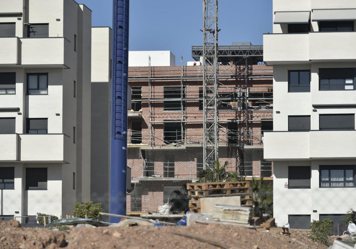 Edificios nuevos y en construcción en la pedanía de Guadalupe, en una foto de archivo.