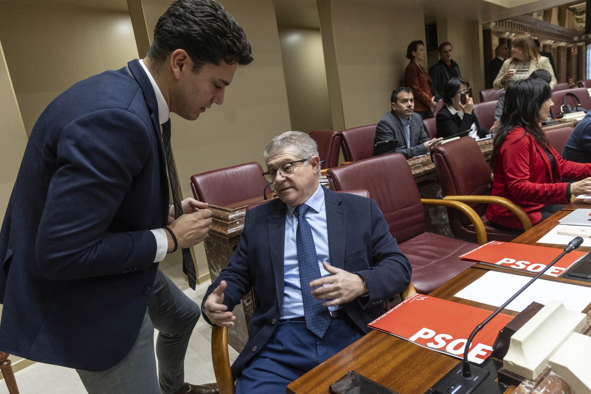 El Pleno de la Asamblea Regional de este viernes, en imágenes