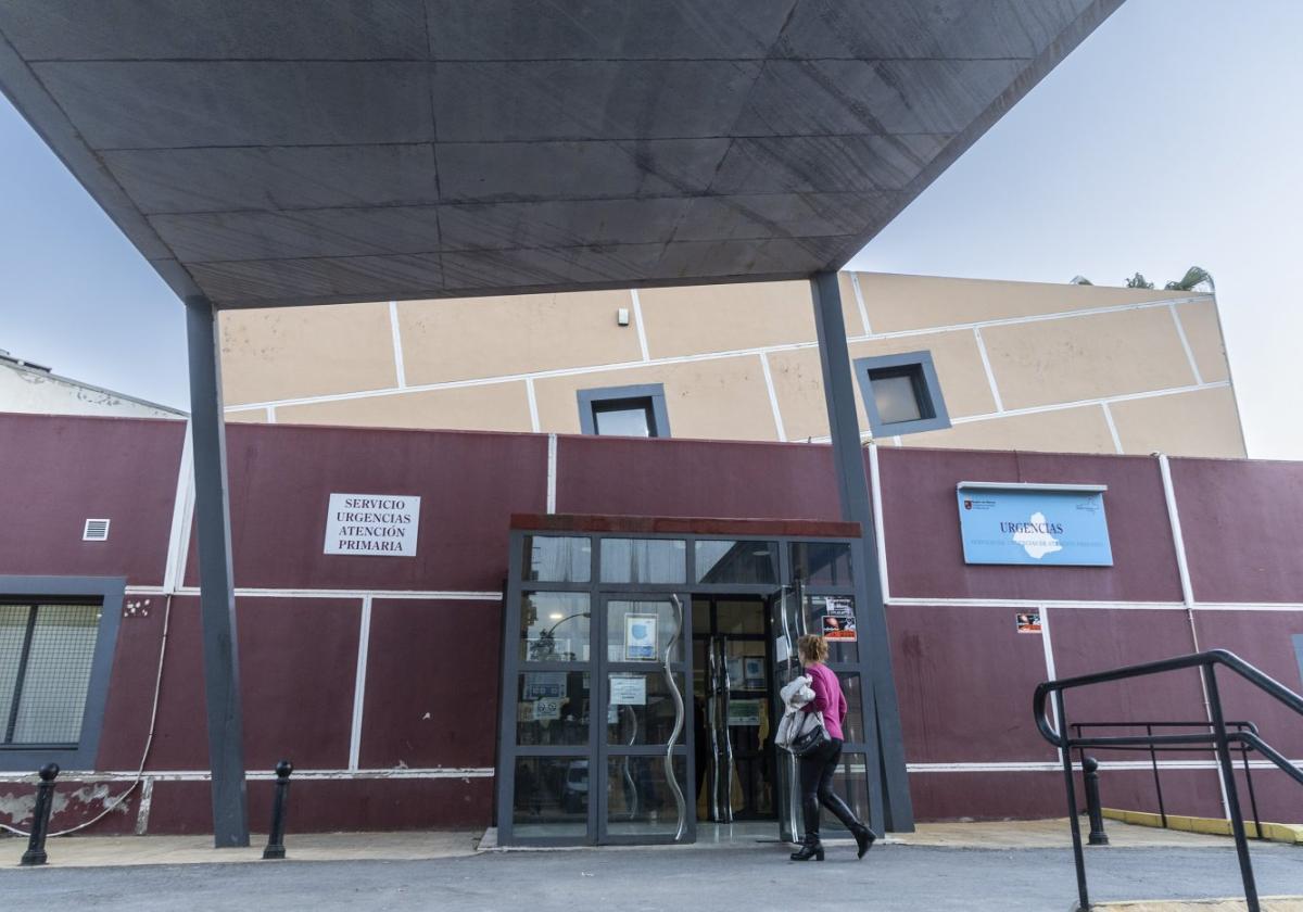 Acceso principal al servicio de Urgencias del Parchís, en el barrio de Las Seiscientas.