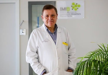 Pablo Ramírez, jefe de Cirugía General de La Arrixaca y director científico del IMIB, en el hospital.