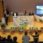La consejera Carmen Conesa, el presidente de la Adeac, el director del Instituto de Turismo y el concejal de Turismo de Murcia durante la entrega de galardones.