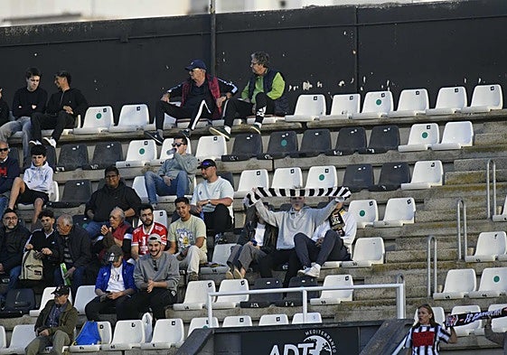 Aspecto de una de las gradas del fondo sur alto del Cartagonova, el pasado fin de semana.