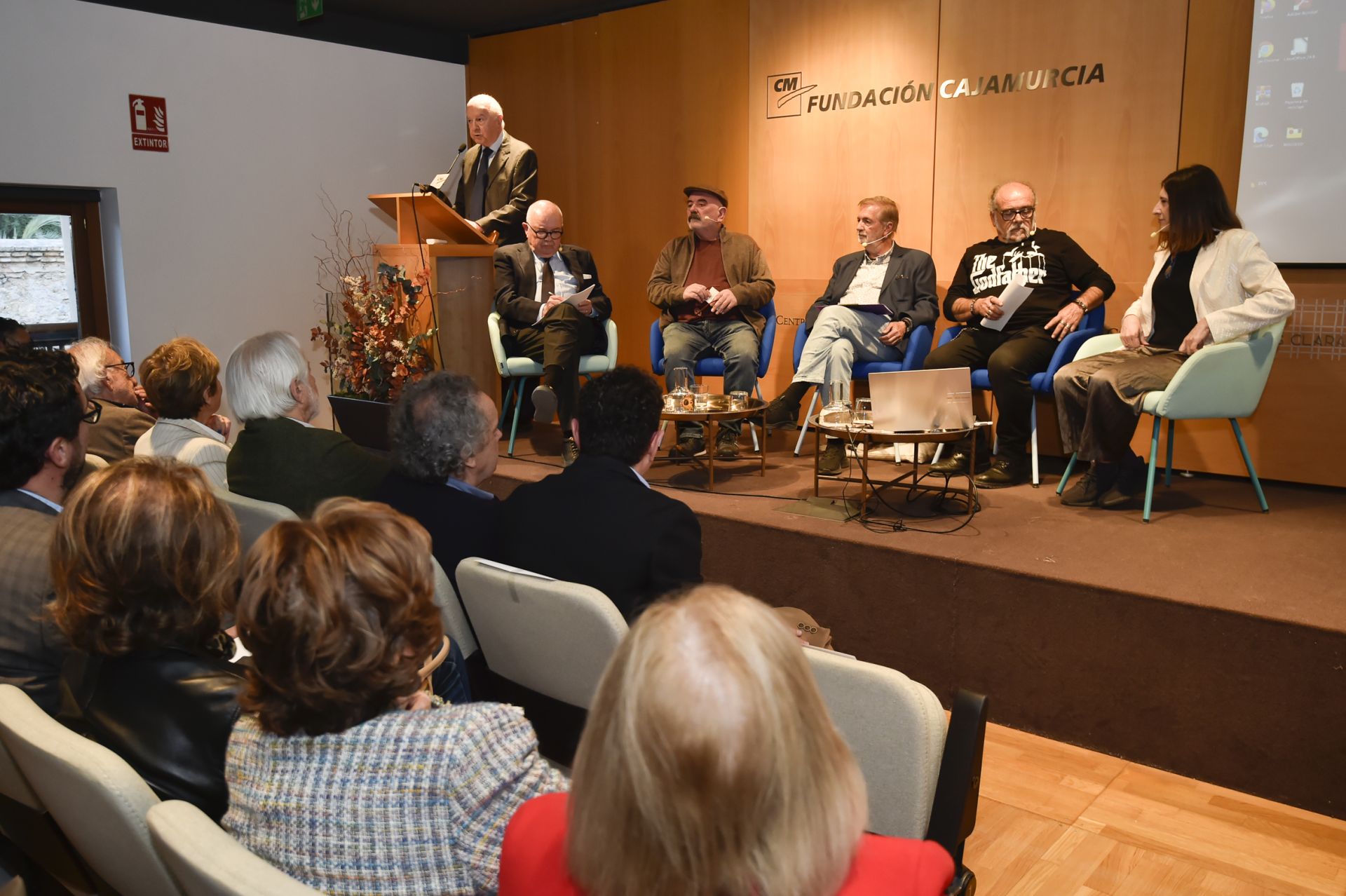 En imágenes, la mesa redonda &#039;¿Hubo movida cultural en Murcia?&#039; de José Manuel Garrido
