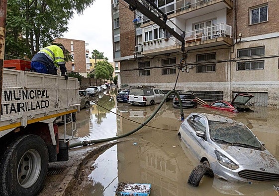 Inundaciones en varias calles del Ensanche de Cartagena tras las lluvias de mayo de 2023.