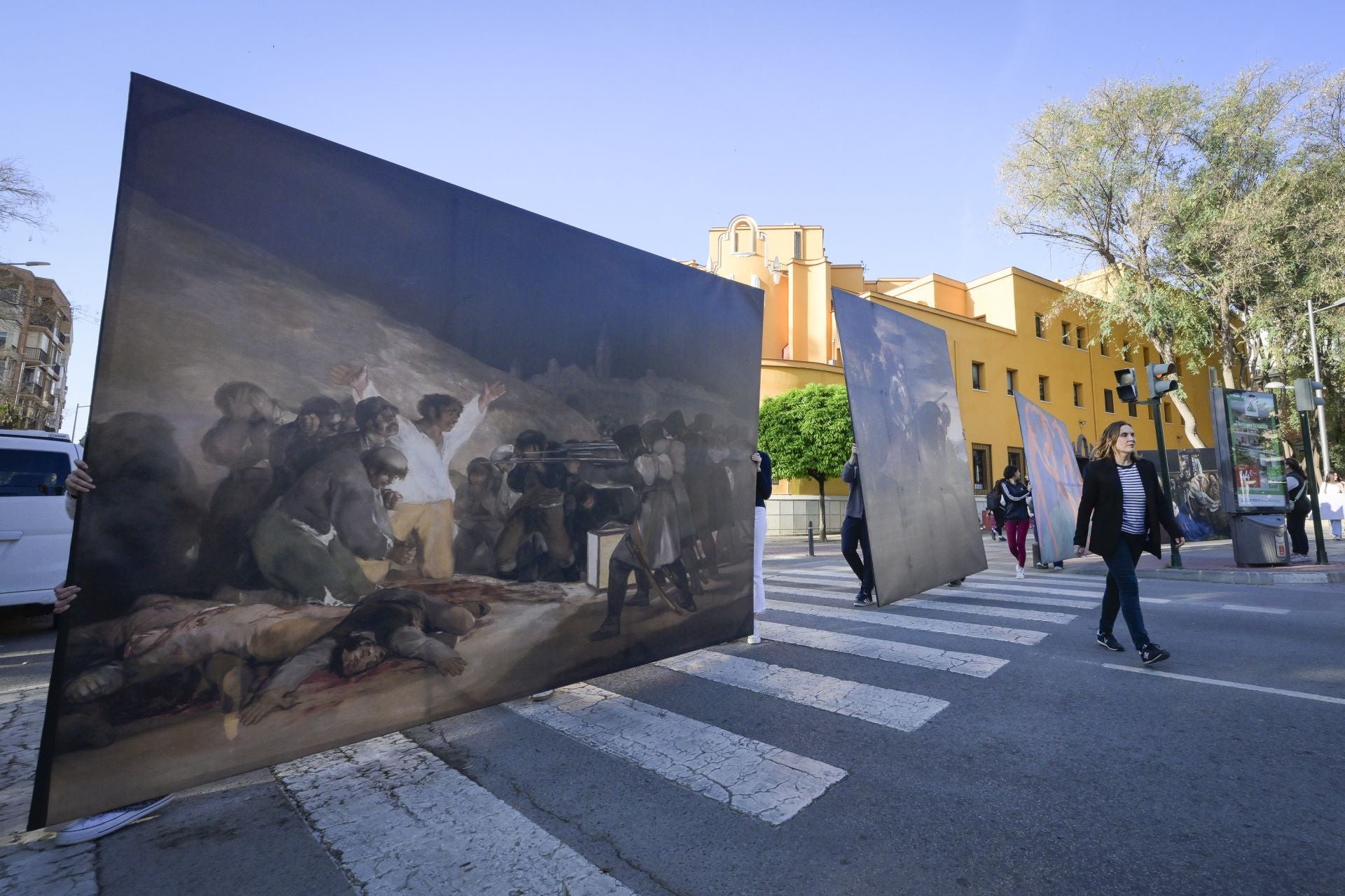 Los alumnos del IES La Flota pasean el arte por las calles de Murcia