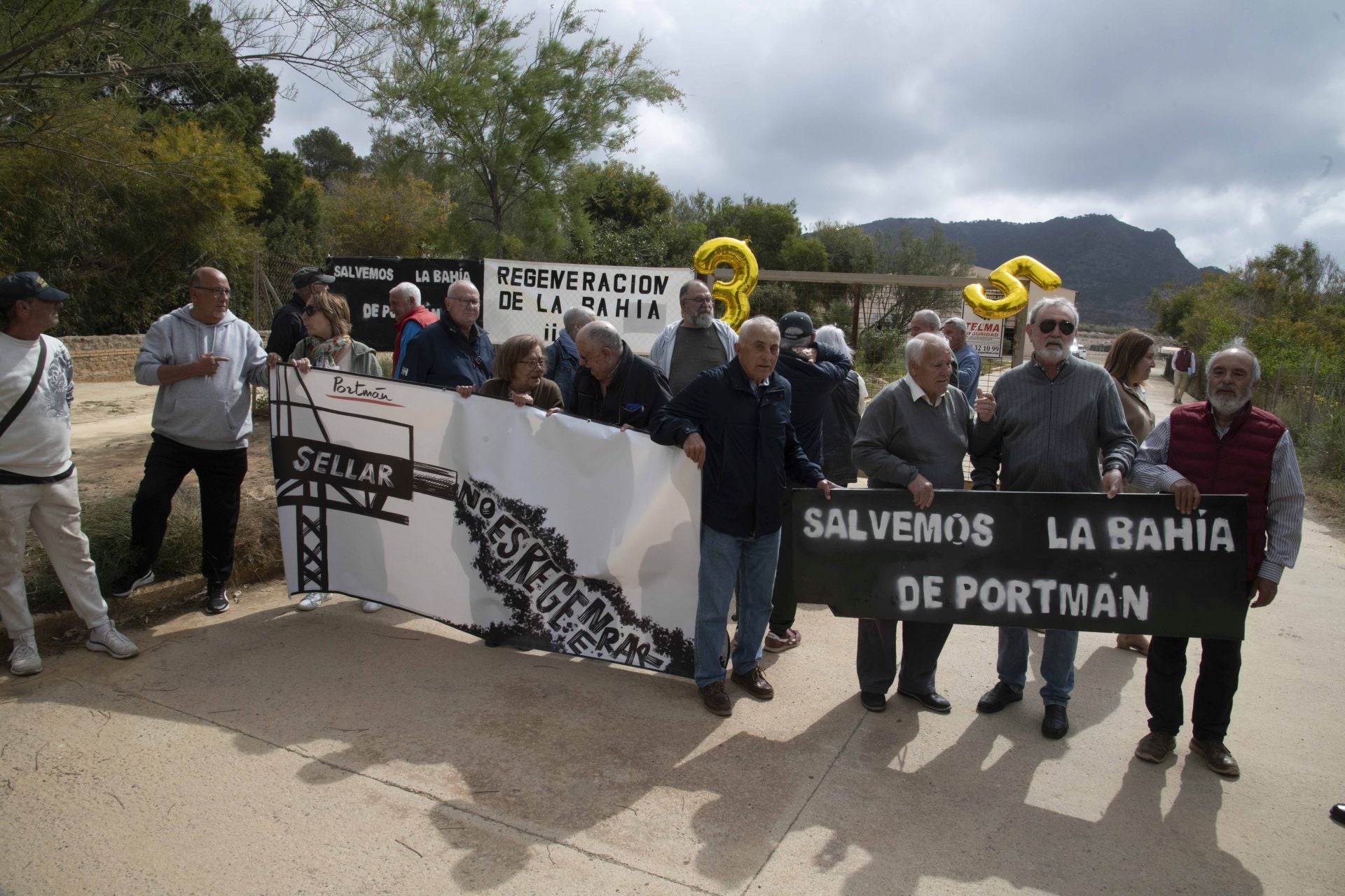 La manifestación con motivo de la reunión para la regeneración de la bahía de Portmán, en imágenes