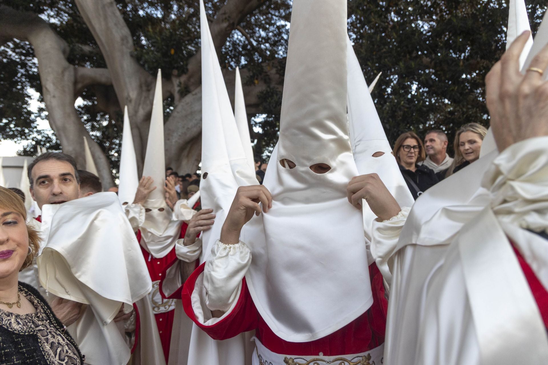 Las imágenes de los traslados del Martes Santo en Cartagena