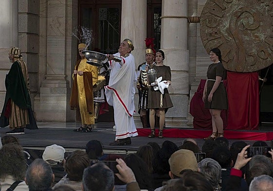 A por la cena con las manos lavadas