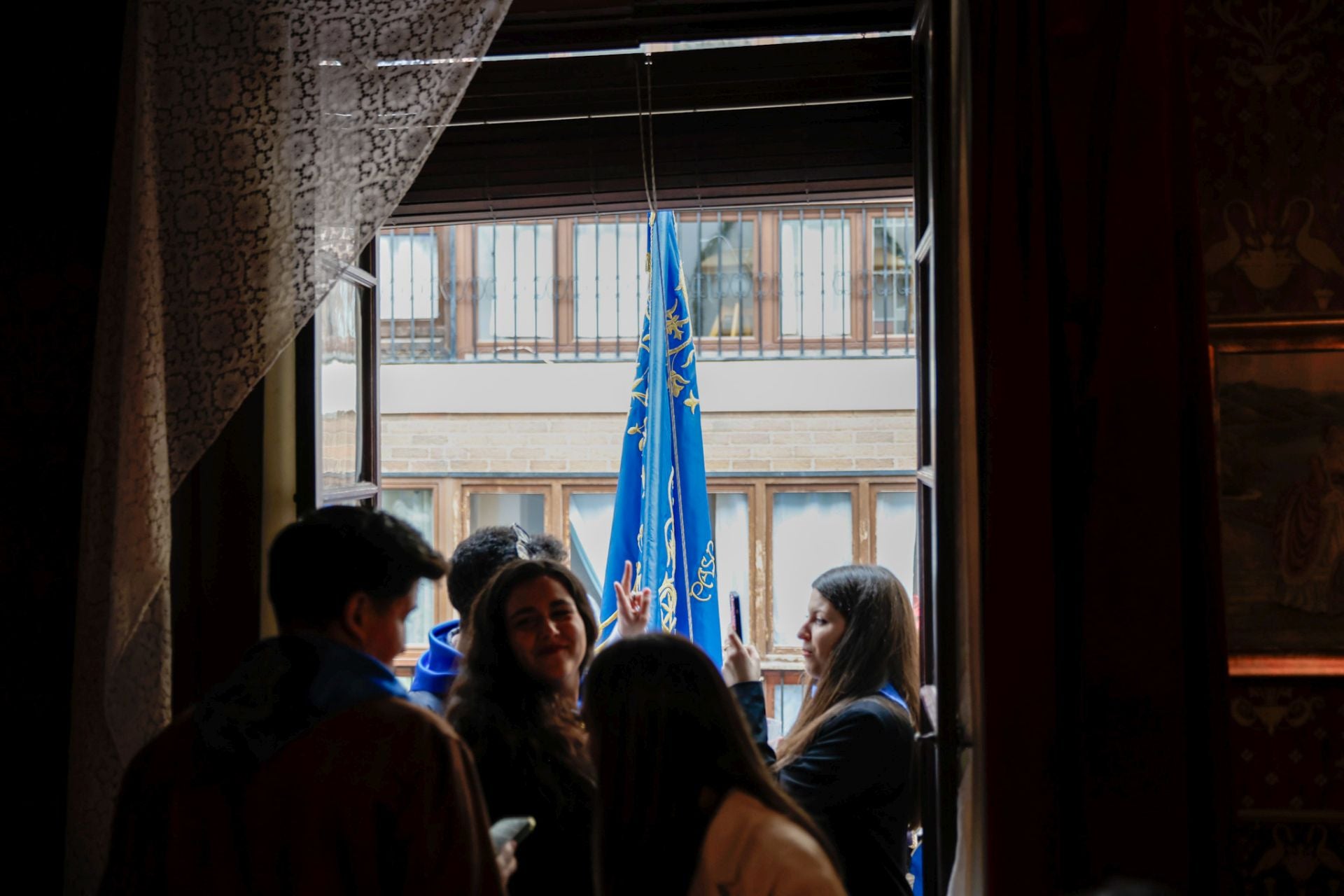 Casas con balcones de bandera en Lorca, en imágenes