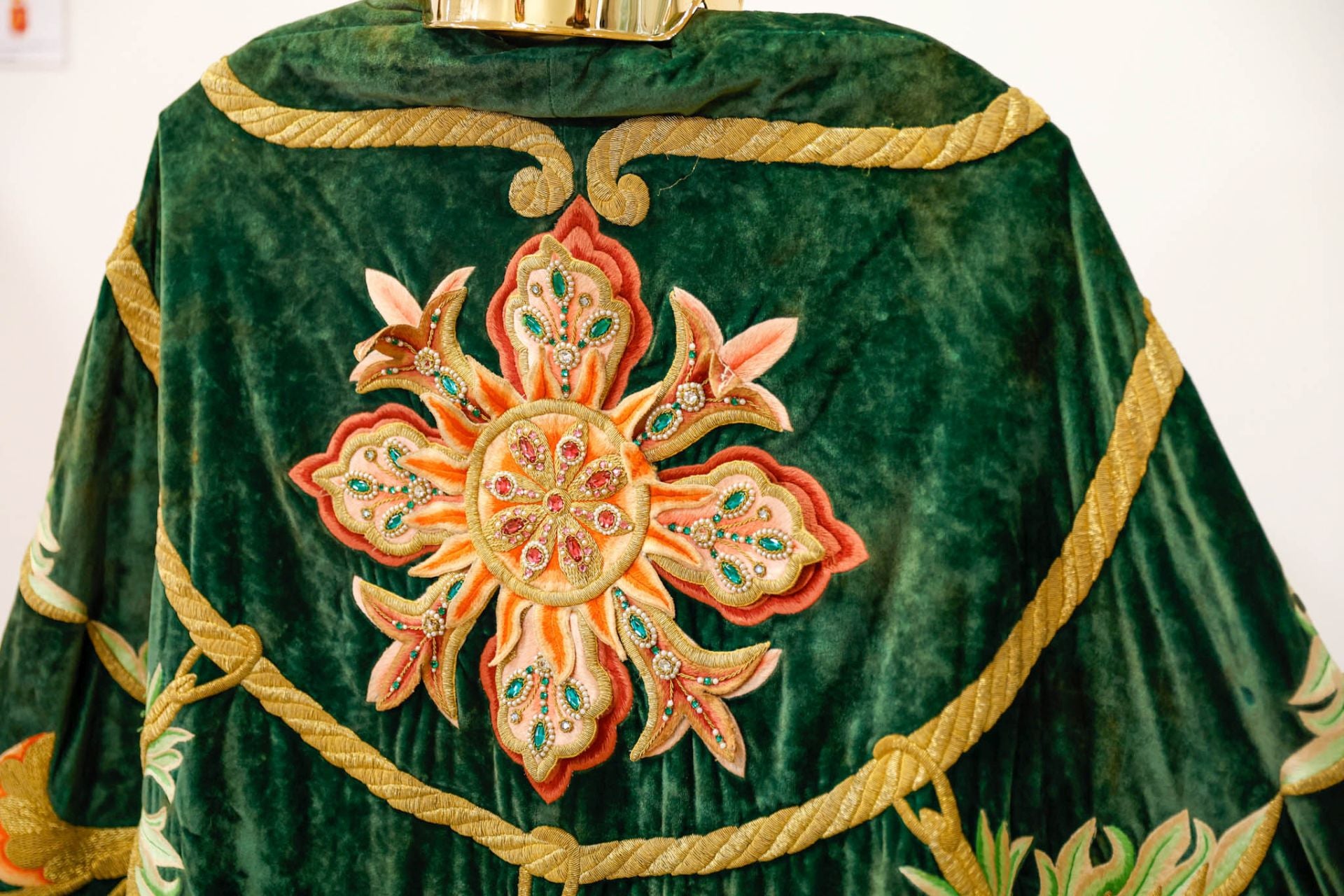 Las imágenes de la exposición &#039;Bordados del siglo XX&#039; en Lorca