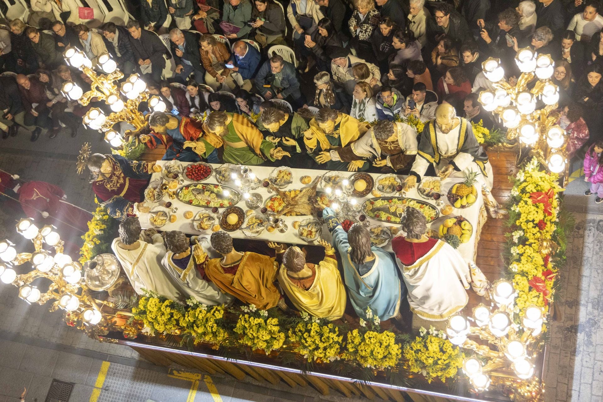 La procesión del Prendimiento de los californios, en imágenes