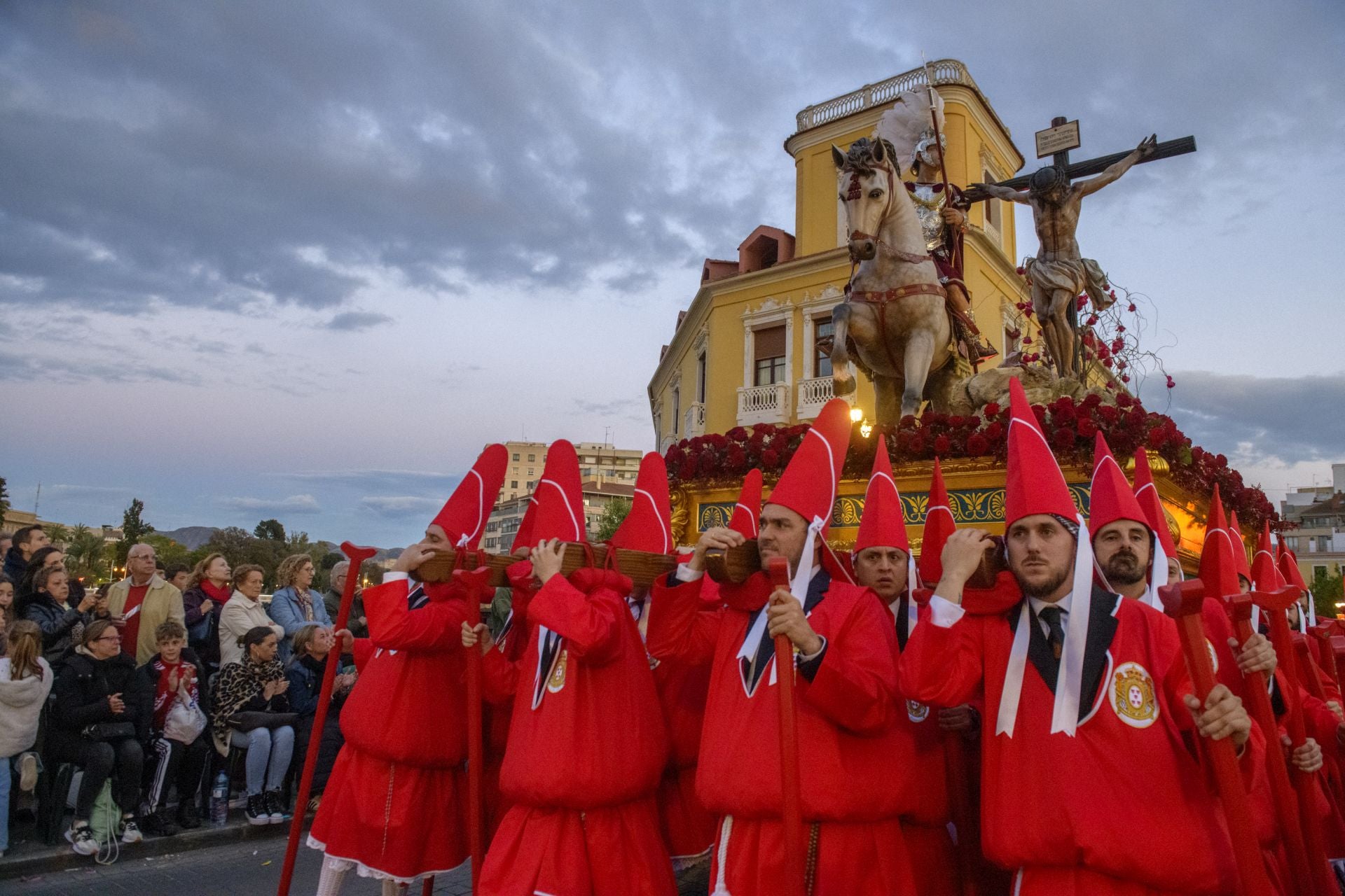 La procesión de los &#039;coloraos&#039;, en imágenes