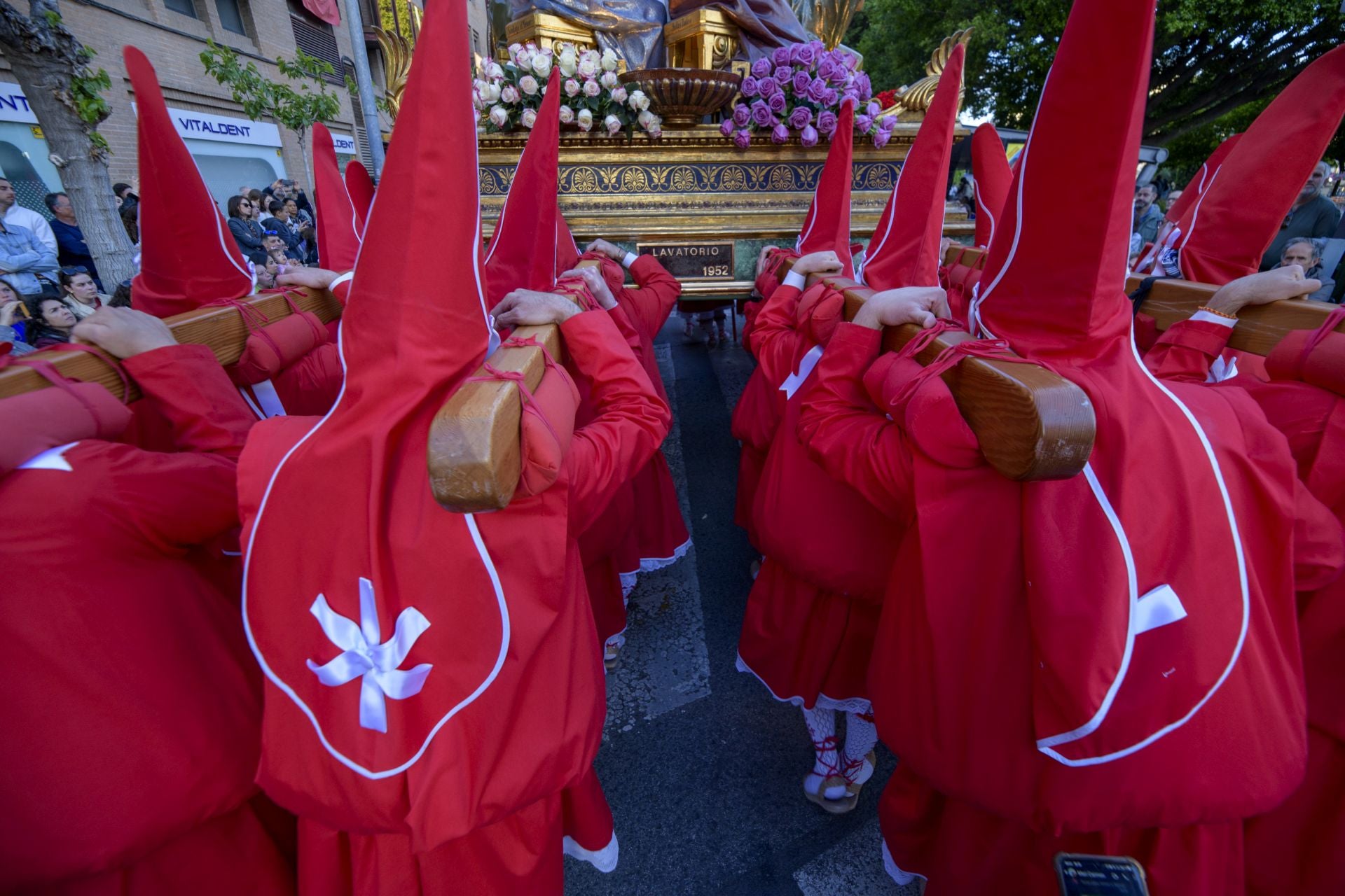 La procesión de los &#039;coloraos&#039;, en imágenes