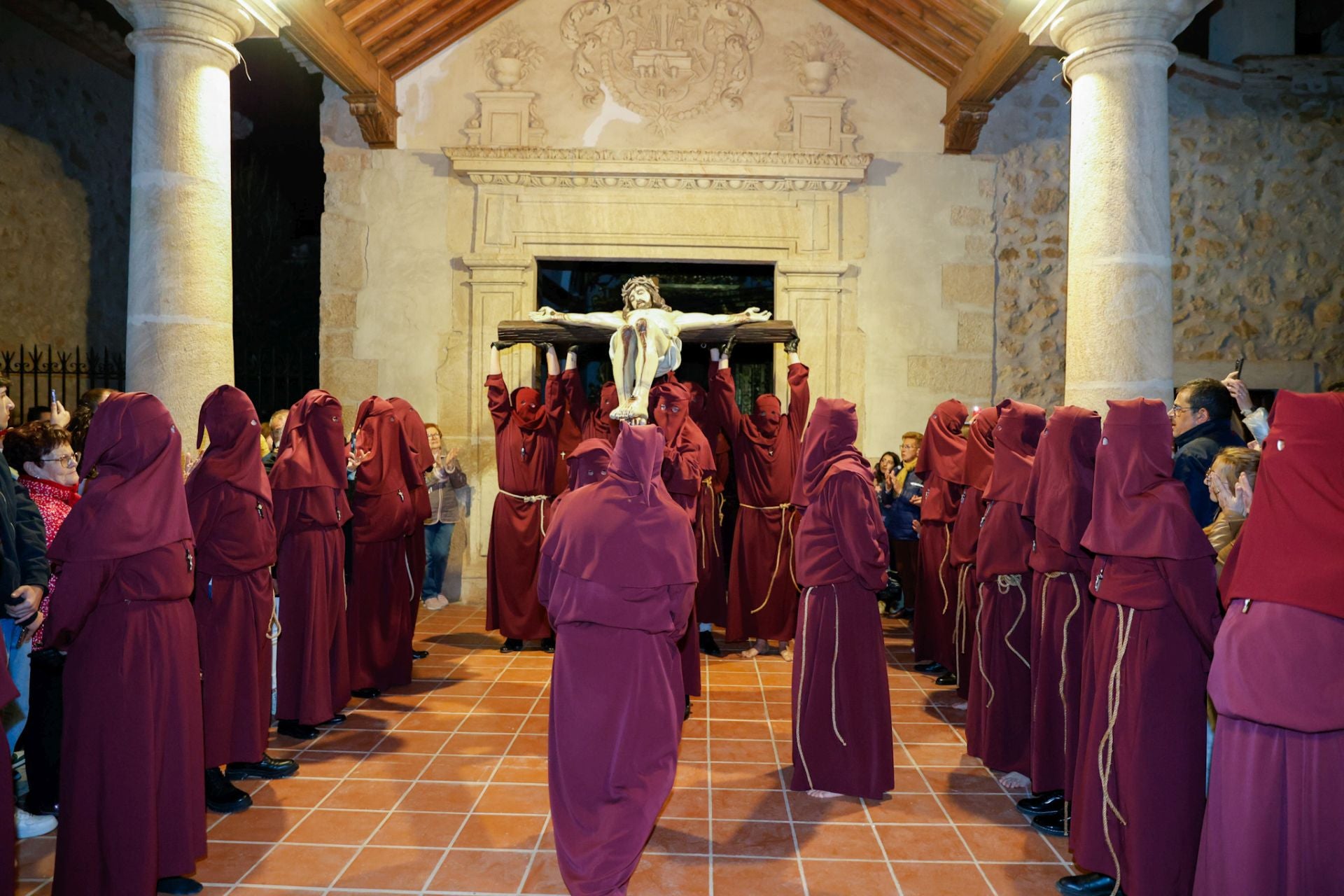 El traslado del Cristo de la Misericordia, en imágenes