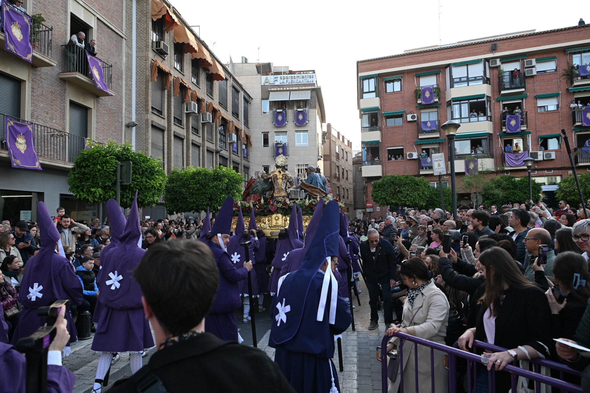 En imágenes, la procesión de los &#039;salzillos&#039; de Viernes Santo en Murcia
